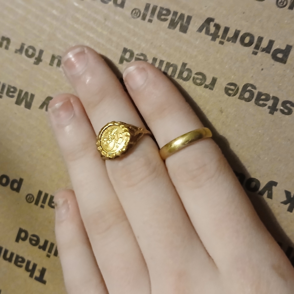 Two Vintage Gold Ring Set